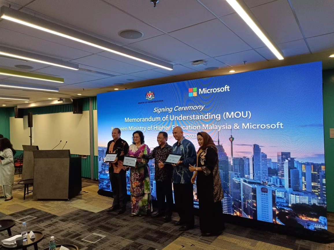 MAJLIS MENANDATANGANI MEMORANDUM PERSEFAHAMAN (MoU) ANTARA KPT DENGAN MICROSOFT MALAYSIA SDN BHD